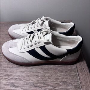 BRAND NEW - Vince Women’s Sneakers